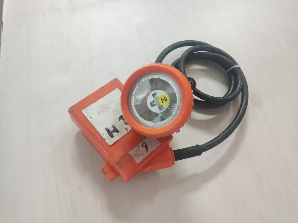矿灯用什么充电比较好